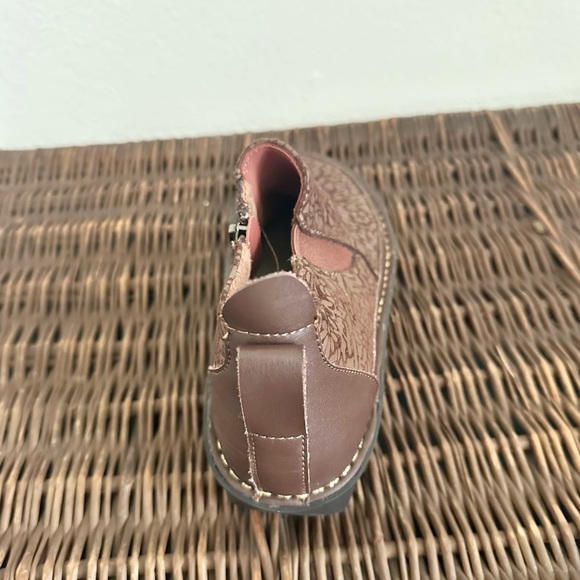 Algeria Floral Butterfly Boot - Picture 12 of 13